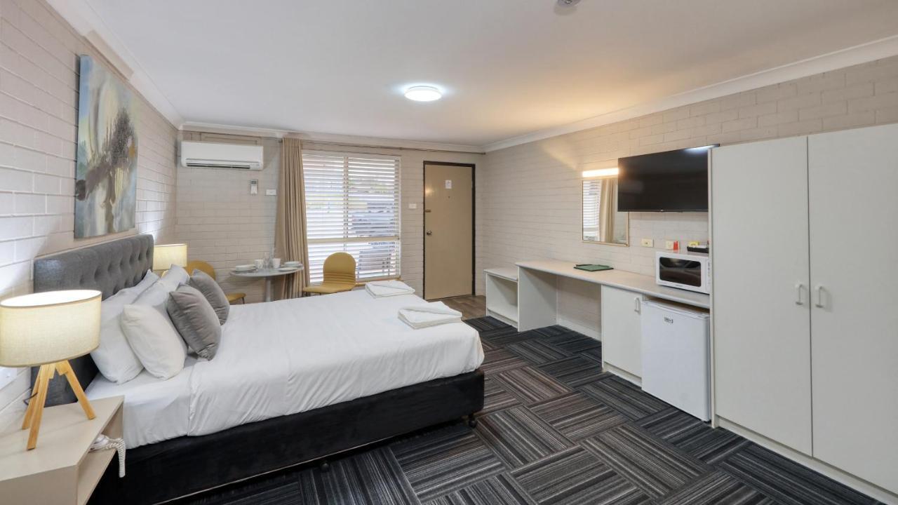 Canowindra Riverview Motel מראה חיצוני תמונה